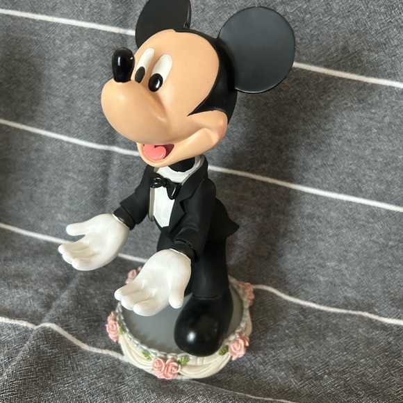 °o° MUST SEE Bride Minnie and Groom Mickey bobble heads with magnetic nose °o° - Picture 11 of 14